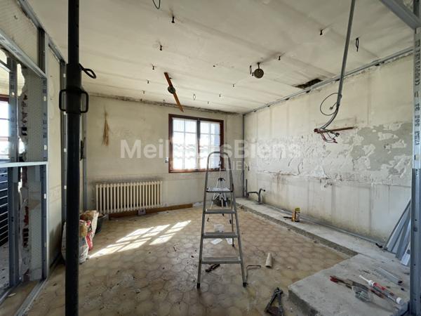 maison a renover sur une parcelle de  3500 m2