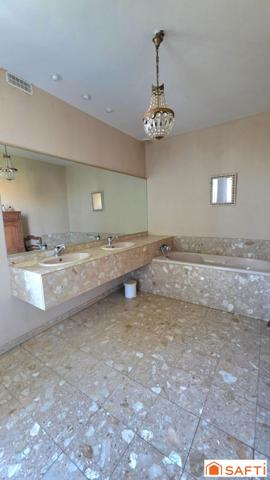 Propriété de caractère unique de 332m² avec salle de réception