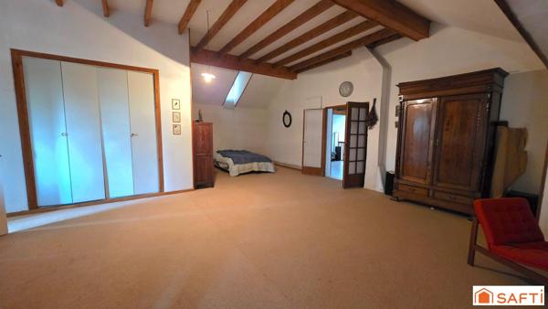 Propriété de caractère unique de 332m² avec salle de réception