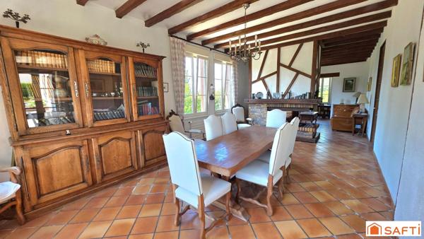 Propriété de caractère unique de 332m² avec salle de réception
