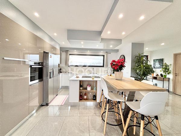 Maison contemporaine avec piscine et garage proche d'ORTHEZ