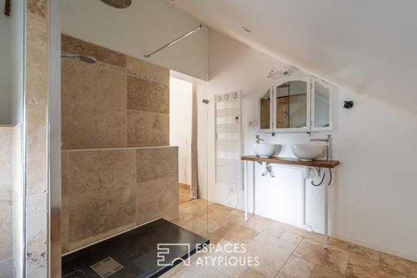 Propriété historique rénovée avec piscine naturelle