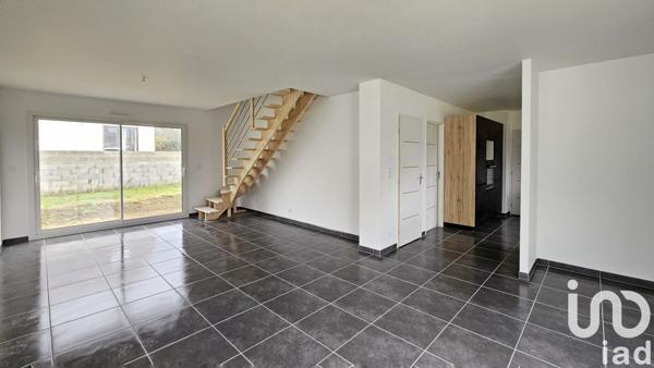 Maison traditionnelle 5 pièces de 105 m² à Pluneret (56400)