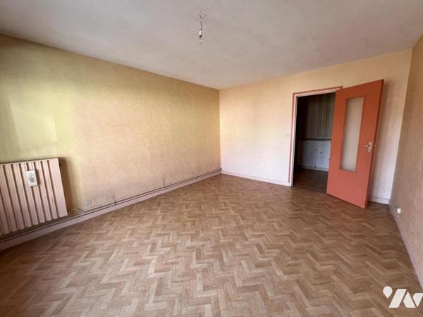 Appartement 2 pièces avec parking et cave – Fort potentiel à Raon-l'Étape