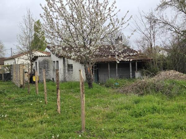 Maison à vendre |  Saint-Seurin-sur-l'Isle |  1 pièce