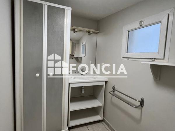 Location Studio 22.4 m² - 51 RUE LEONARD JARRAUD Angouleme 16000