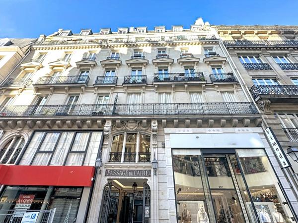 Sentier - Bonne Nouvelle : Appartement 4 pièces calme et lumineux en étage élevé, avec balcons.