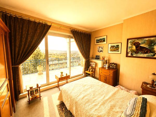 Appartement Meulan 5 pièce(s) 126 m2 385 000 € **  - Référence  1134