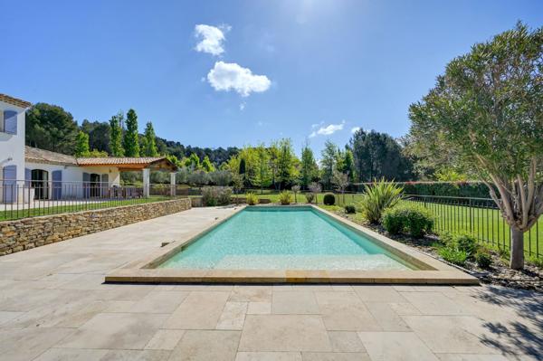 Vente Villa de luxe Aix-en-Provence 6 Pièces 240 m²
