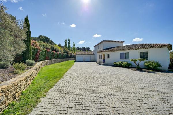 Vente Villa de luxe Aix-en-Provence 6 Pièces 240 m²