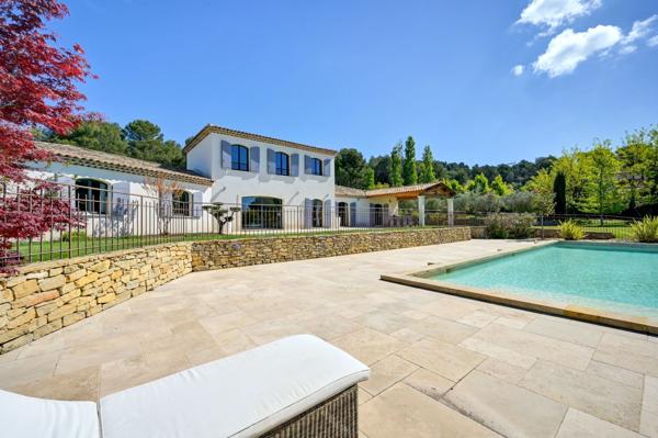 Vente Villa de luxe Aix-en-Provence 6 Pièces 240 m²