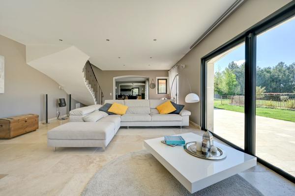 Vente Villa de luxe Aix-en-Provence 6 Pièces 240 m²