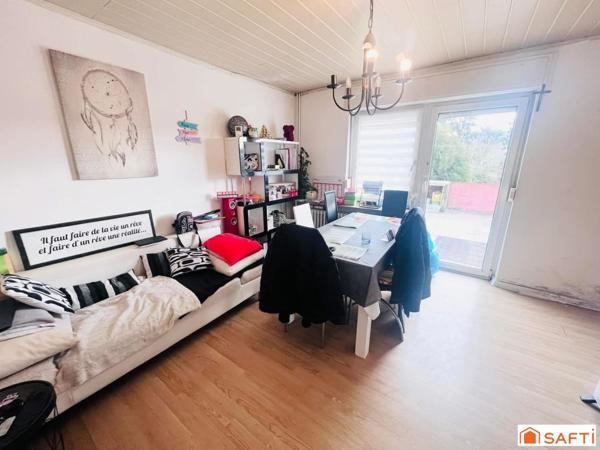 Maison semi-mitoyenne - 90m² - Travaux à prévoir