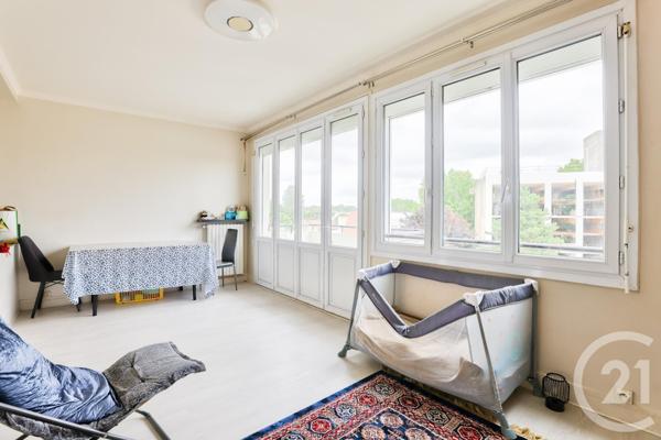 Appartement F4 à vendre  4 pièces - 71 m2 LA COURNEUVE - 93
