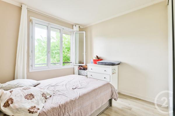 Appartement F4 à vendre  4 pièces - 71 m2 LA COURNEUVE - 93