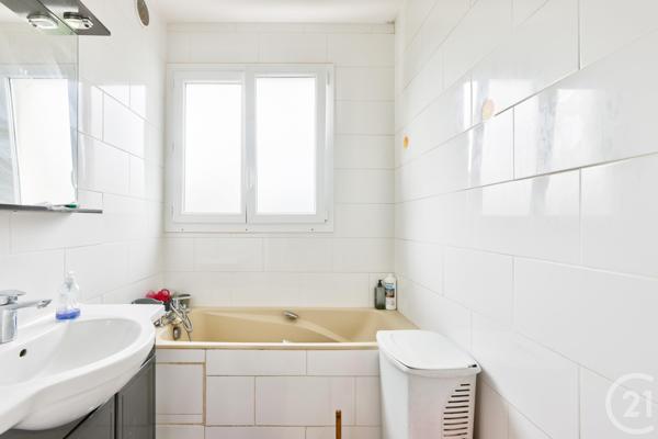 Appartement F4 à vendre  4 pièces - 71 m2 LA COURNEUVE - 93