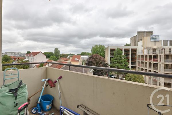 Appartement F4 à vendre  4 pièces - 71 m2 LA COURNEUVE - 93