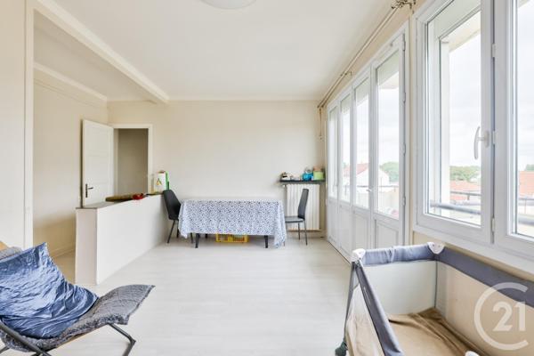 Appartement F4 à vendre  4 pièces - 71 m2 LA COURNEUVE - 93