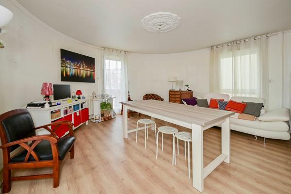 Appartement T4 de 119 m² avec balcon et box à Montargis