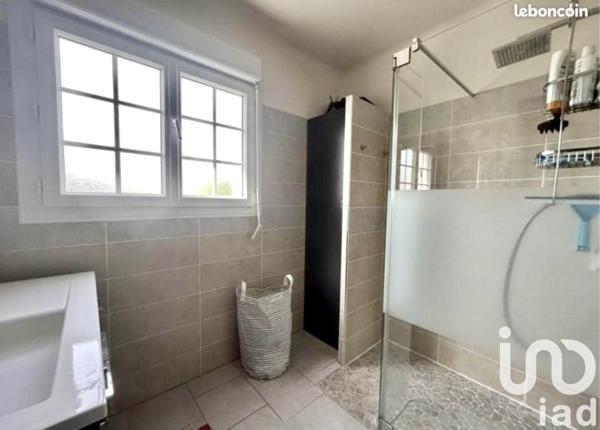 Maison traditionnelle 5 pièces de 101 m² à Bessines (79000)