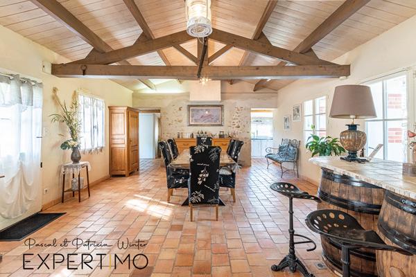 Soullans (85300) Magnifique longère, 3 chambres, terrain 4000m², piscine