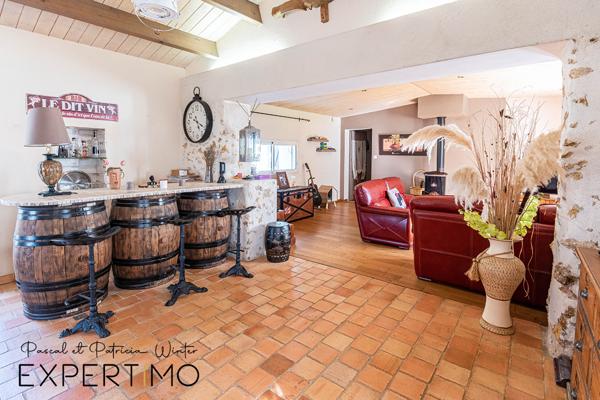 Soullans (85300) Magnifique longère, 3 chambres, terrain 4000m², piscine