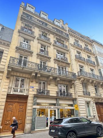Studio meublé 30 M² en rez de Cour Métro Anvers