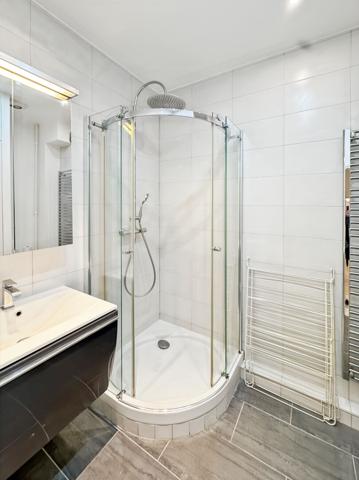 Studio meublé 30 M² en rez de Cour Métro Anvers