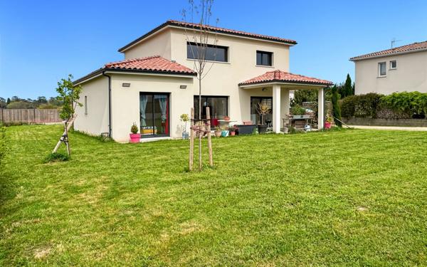 Maison à vendre    5 pièces •  Rouffiac-Tolosan