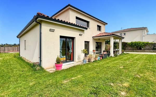 Maison à vendre    5 pièces •  Rouffiac-Tolosan