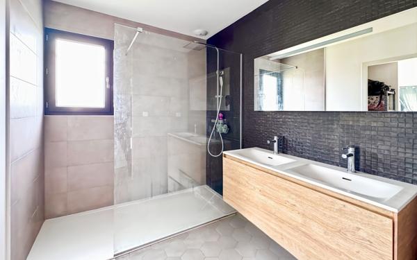 Maison à vendre    5 pièces •  Rouffiac-Tolosan