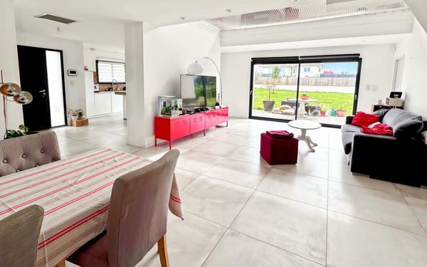 Maison à vendre    5 pièces •  Rouffiac-Tolosan