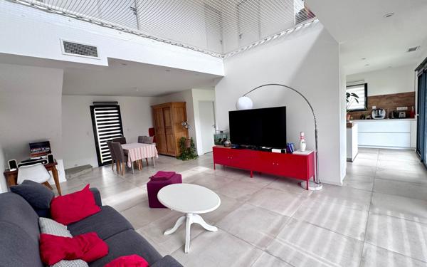 Maison à vendre    5 pièces •  Rouffiac-Tolosan