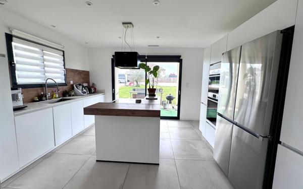 Maison à vendre    5 pièces •  Rouffiac-Tolosan