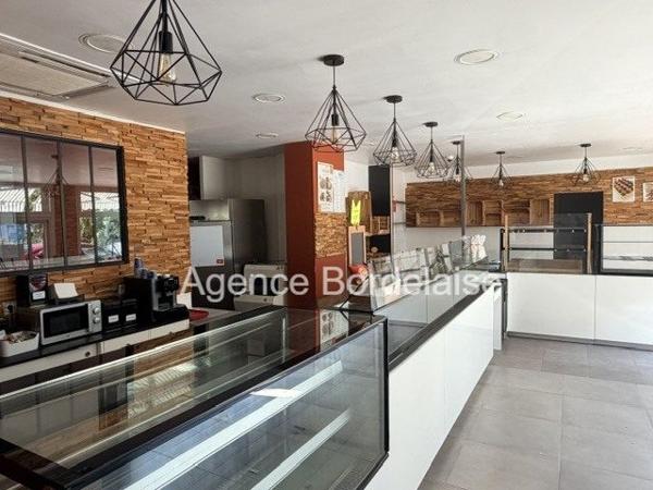 Mérignac Les Pins, boulangerie, pâtisserie env 235m²