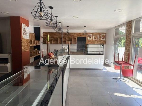 Mérignac Les Pins, boulangerie, pâtisserie env 235m²