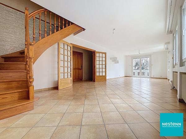 Maison Feurs 6 pièce(s) , 5chambres de 148 m2 sur terrain de 1027m2 et piscine chauffée