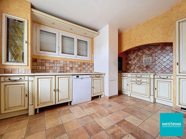 Maison Feurs 6 pièce(s) , 5chambres de 148 m2 sur terrain de 1027m2 et piscine chauffée