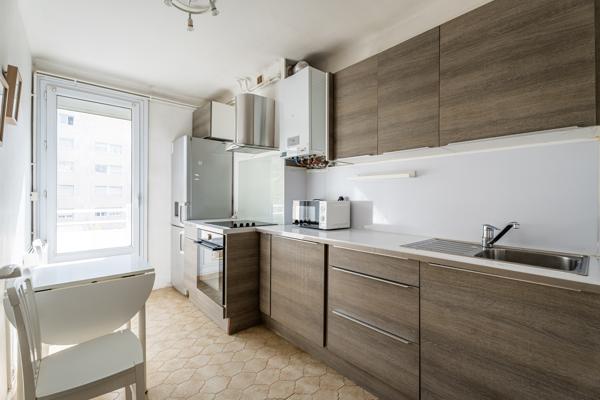T3/4- 65M2- BALCON - STATIONNEMENT - CAVE