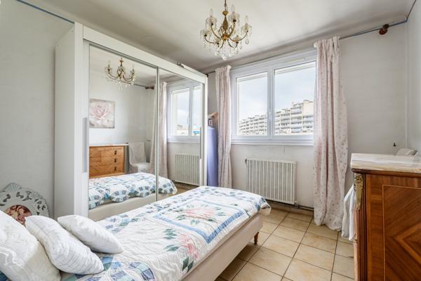 T3/4- 65M2- BALCON - STATIONNEMENT - CAVE