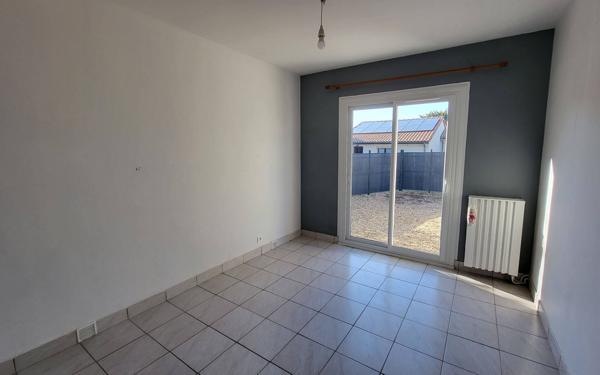 Maison à vendre    4 pièces •  Montamisé