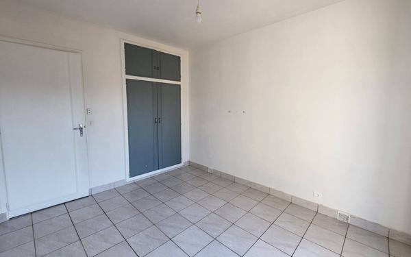 Maison à vendre    4 pièces •  Montamisé