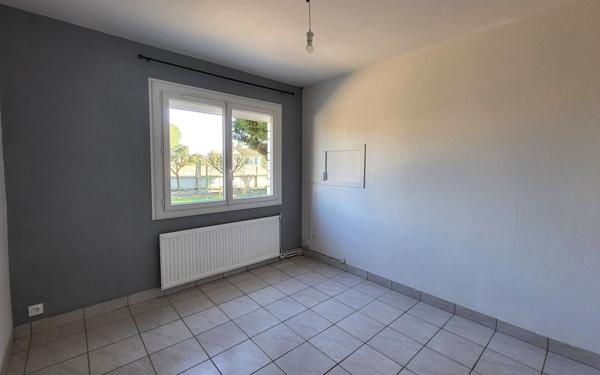 Maison à vendre    4 pièces •  Montamisé