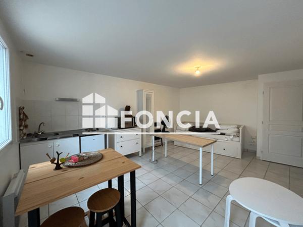 Location Studio meublé 21.99 m² - 23 RUE GUTENBERG La Roche Sur Yon 85000