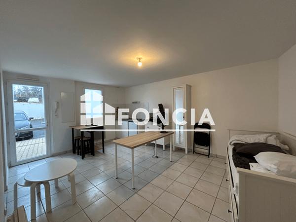 Location Studio meublé 21.99 m² - 23 RUE GUTENBERG La Roche Sur Yon 85000