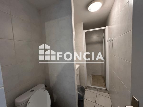 Location Studio meublé 21.99 m² - 23 RUE GUTENBERG La Roche Sur Yon 85000