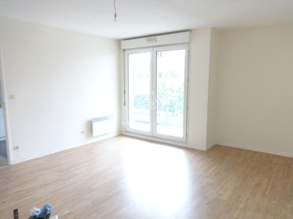 À VENDRE - BLAGNAC proche IUT : Beau T2 lumineux entièrement rénové !