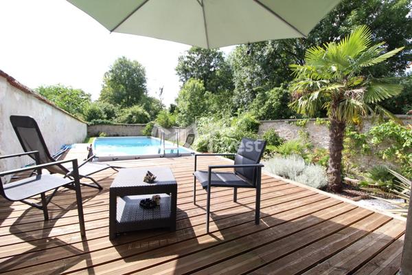 Maison de charme avec piscine et dépendance – Mortcerf