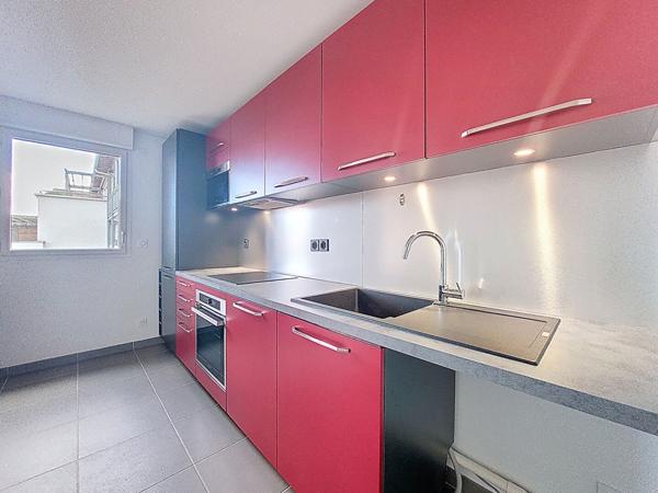 Au coeur du centre-ville de Castanet-Tolosan rare appartement de type 4