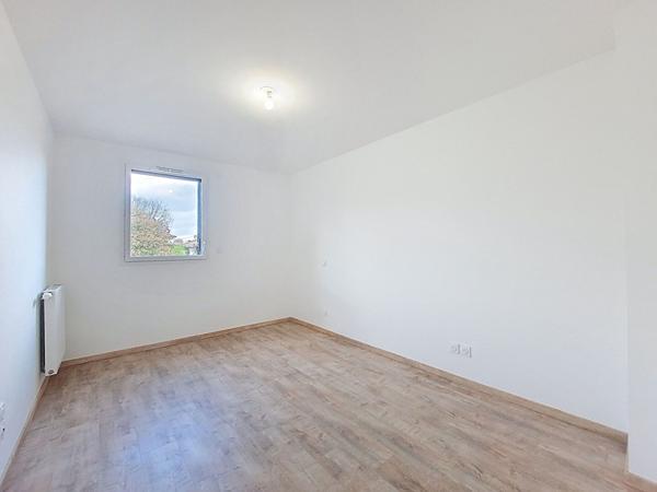 Au coeur du centre-ville de Castanet-Tolosan rare appartement de type 4